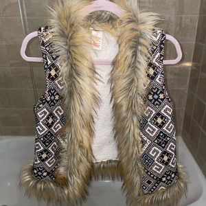 Flying Tomato tribal print fur vest! Good condition! Size S Small